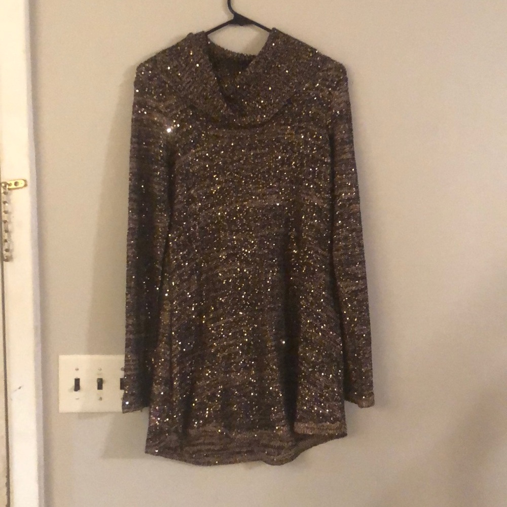 Turtle neck sweater shirt